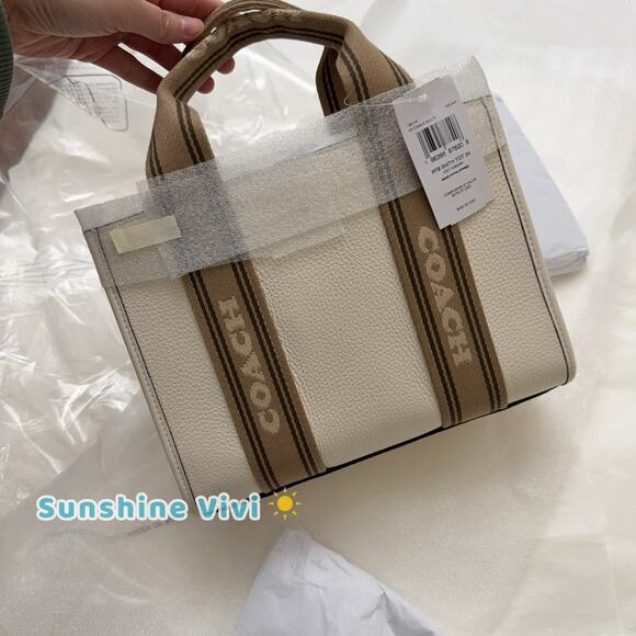 Coach Handbags - NWT Coach Smith Tote Bag 24 Crossbody In Leather/Gold/Chalk CBH14